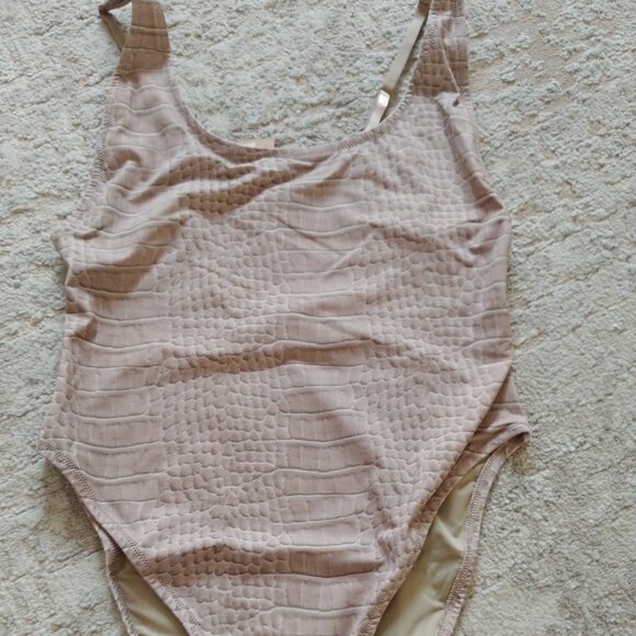 NEW Skims signature Scoop Neck One Piece size XL/Dune Crocodile Print - Picture 11 of 11